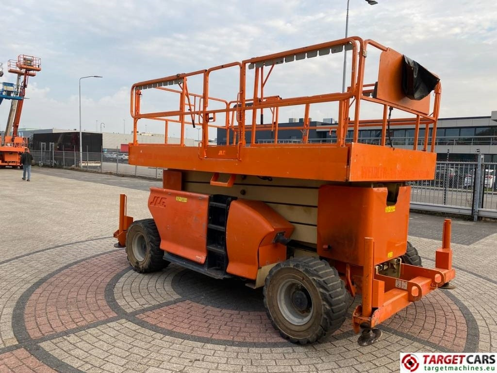 JLG 4394RT Diesel 4x4 Scissor Work Lift 1511cm - Lift u obliku makaza: slika 2 JLG 4394RT Diesel 4x4 Scissor Work Lift 1511cm - Lift u obliku makaza: slika 2