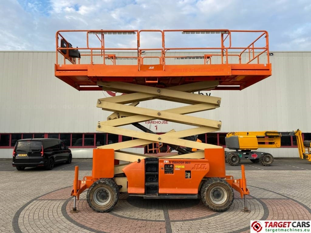 JLG 4394RT Diesel 4x4 Scissor Work Lift 1511cm - Lift u obliku makaza: slika 5 JLG 4394RT Diesel 4x4 Scissor Work Lift 1511cm - Lift u obliku makaza: slika 5