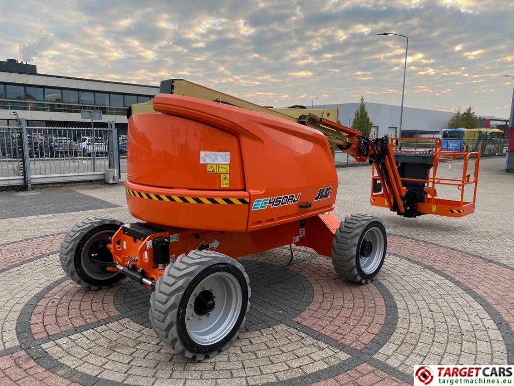 JLG EC450AJ Lithium-Ion Articulated Boom Lift 1572cm - Zglobna platforma: slika 3 JLG EC450AJ Lithium-Ion Articulated Boom Lift 1572cm - Zglobna platforma: slika 3