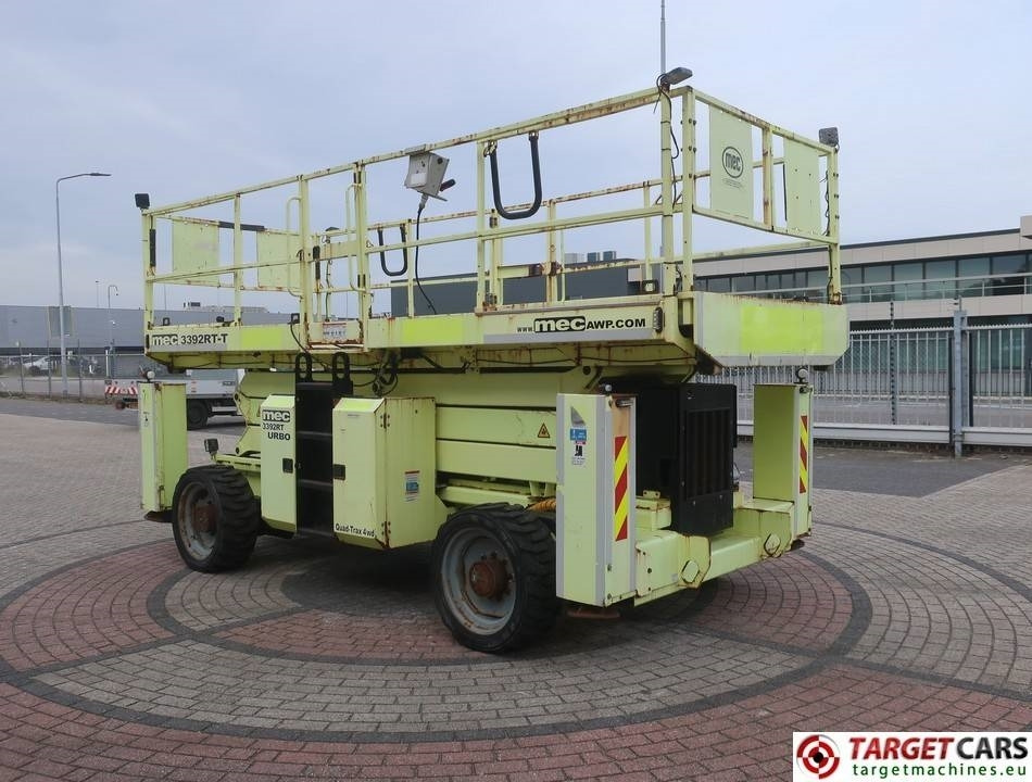 MEC 3392RT-T Diesel 4x4 Scissor Work LIft 1200cm - Lift u obliku makaza: slika 2 MEC 3392RT-T Diesel 4x4 Scissor Work LIft 1200cm - Lift u obliku makaza: slika 2