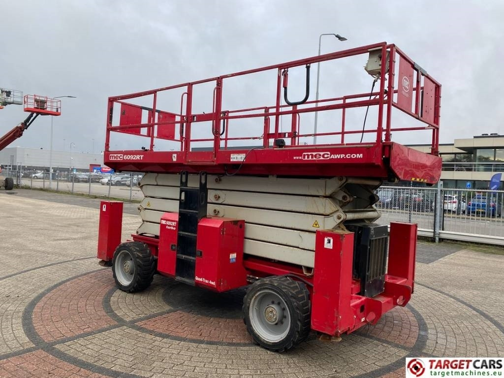 MEC 6092RT Diesel 4x4 Scissor Work Lift 2020cm - Lift u obliku makaza: slika 2 MEC 6092RT Diesel 4x4 Scissor Work Lift 2020cm - Lift u obliku makaza: slika 2
