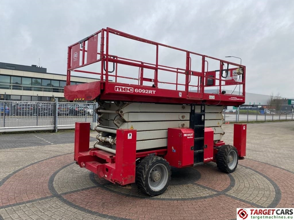 MEC 6092RT Diesel 4x4 Scissor Work Lift 2020cm - Lift u obliku makaza: slika 3 MEC 6092RT Diesel 4x4 Scissor Work Lift 2020cm - Lift u obliku makaza: slika 3