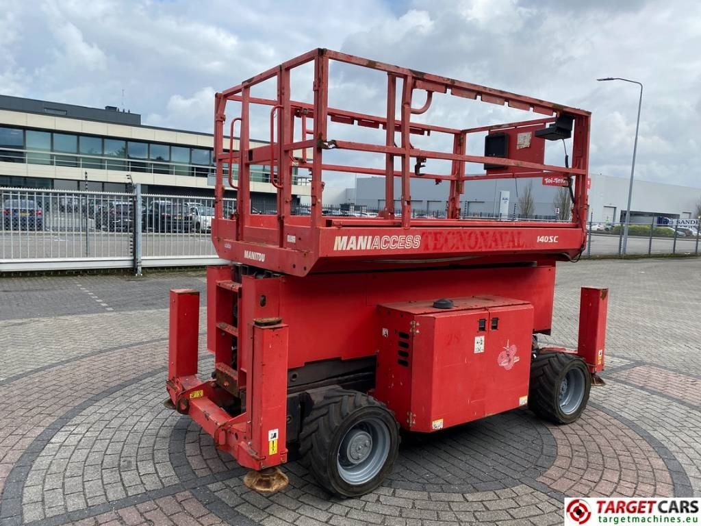 Manitou 140SC Diesel 4x4 Scissor Work Lift 1412cm - Lift u obliku makaza: slika 3 Manitou 140SC Diesel 4x4 Scissor Work Lift 1412cm - Lift u obliku makaza: slika 3