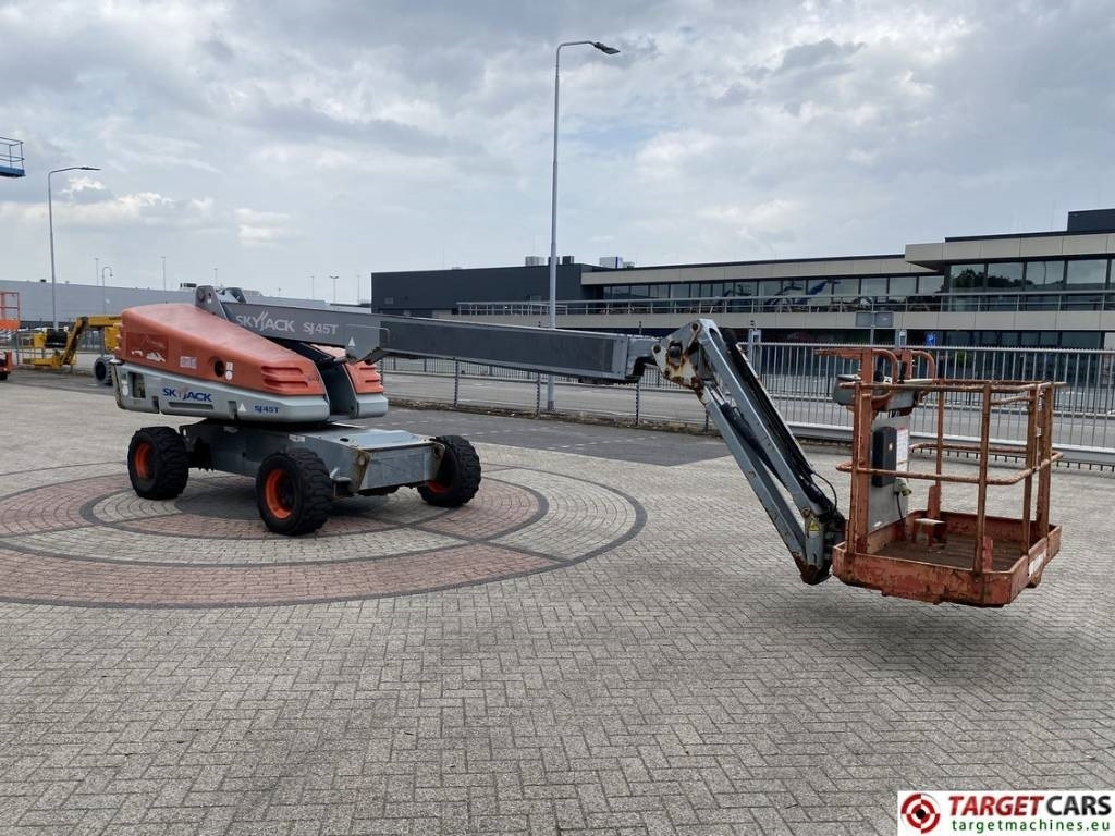 SkyJack SJ45T Telescopic 4x4 Diesel Boom Work LIft 1570cm - Teleskopska platforma: slika 2 SkyJack SJ45T Telescopic 4x4 Diesel Boom Work LIft 1570cm - Teleskopska platforma: slika 2