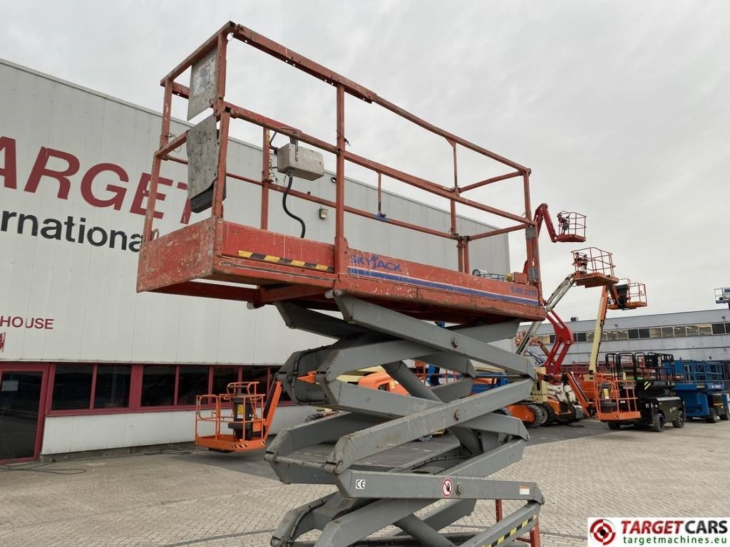 Lift u obliku makaza SkyJack SJIII-3226 Electric Scissor Work Lift 990cm: slika 27