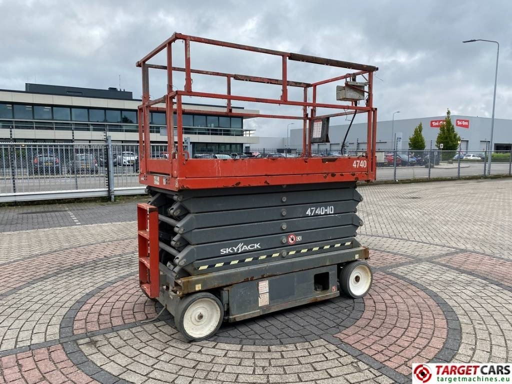 SkyJack SJIII-4740 Electric Scissor 4740 Work Lift 1380cm - Lift u obliku makaza: slika 3 SkyJack SJIII-4740 Electric Scissor 4740 Work Lift 1380cm - Lift u obliku makaza: slika 3