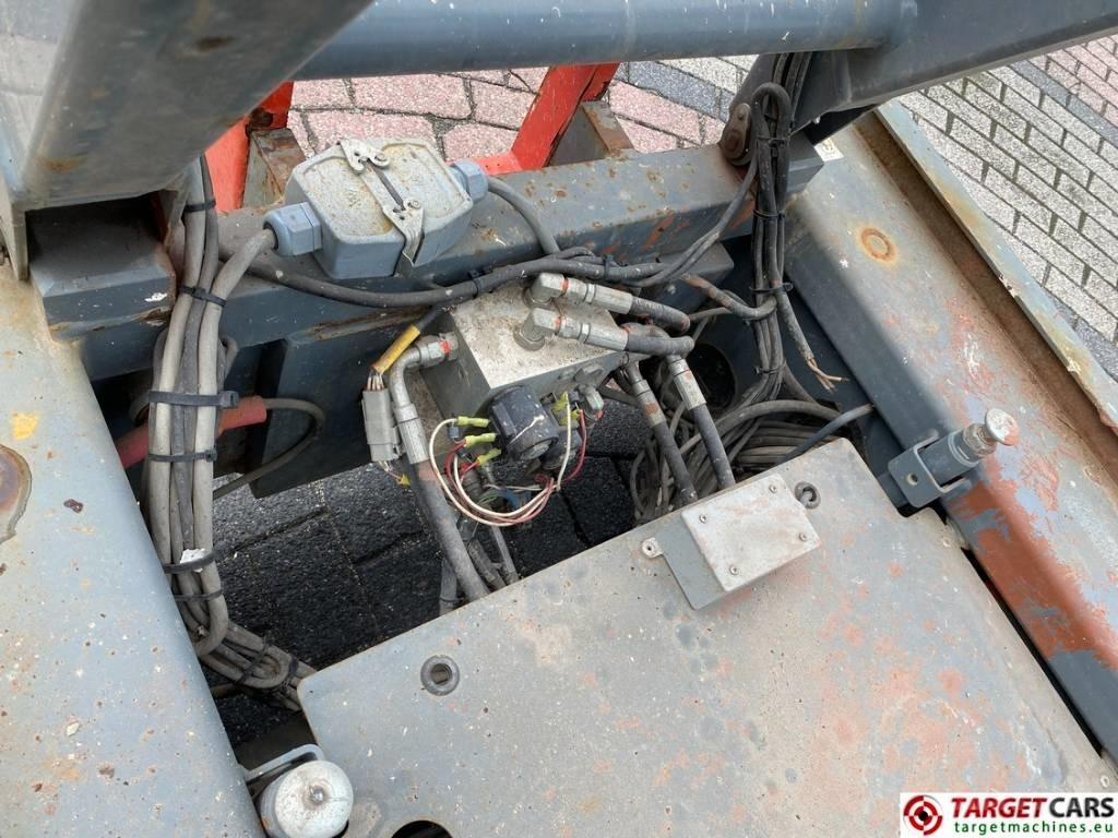 Lift u obliku makaza SkyJack SJIII-4740 Electric Scissor Work Lift 1380cm: slika 19 Lift u obliku makaza SkyJack SJIII-4740 Electric Scissor Work Lift 1380cm: slika 19