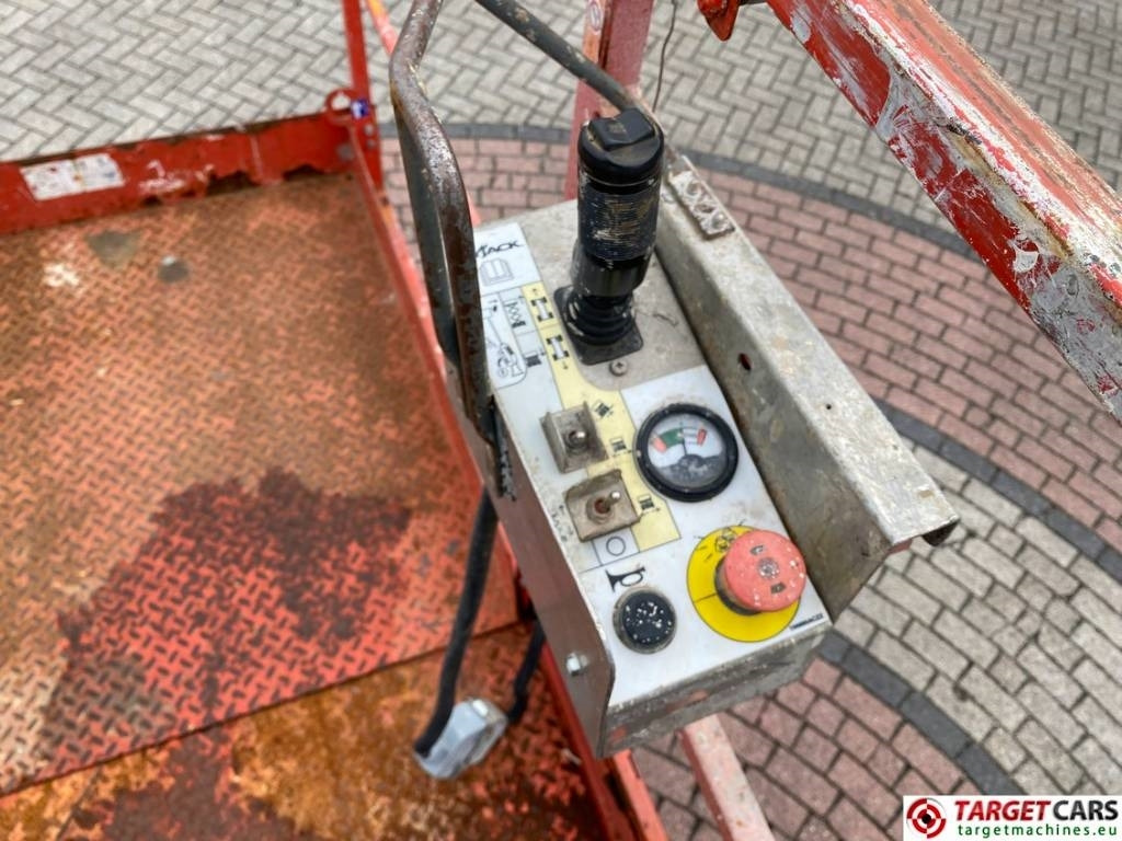 Lift u obliku makaza SkyJack SJIII-4740 Electric Scissor Work Lift 1380cm: slika 9 Lift u obliku makaza SkyJack SJIII-4740 Electric Scissor Work Lift 1380cm: slika 9