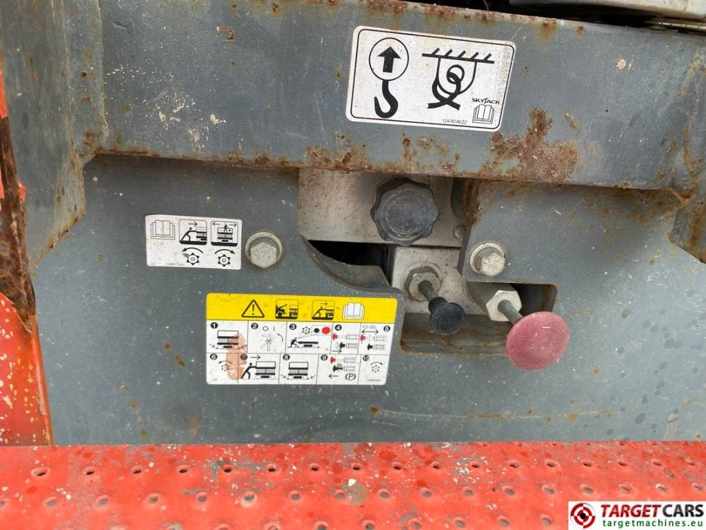 Lift u obliku makaza SkyJack SJIII-4740 Electric Scissor Work Lift 1380cm: slika 25 Lift u obliku makaza SkyJack SJIII-4740 Electric Scissor Work Lift 1380cm: slika 25