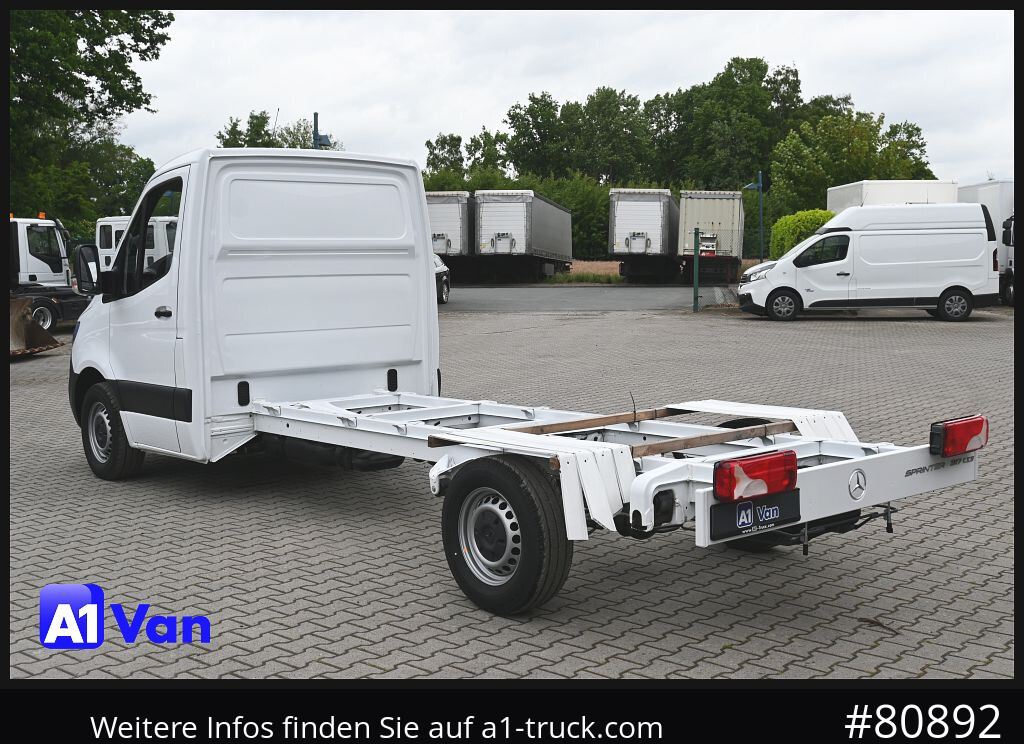 Novu Kamion sa golom šasijom i zatvorenom kabinom MERCEDES-BENZ Sprinter 317 CDI Fahrgestell, NEU, Klima, Tempomat, 3-Sitzer: slika 11