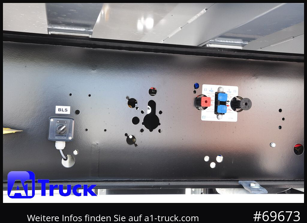 REISCH RHKS, Alu-Kippmulde 54m³, Kombitüren, Alufelgen, Liftachse, - Poluprikolica istovarivača: slika 4 REISCH RHKS, Alu-Kippmulde 54m³, Kombitüren, Alufelgen, Liftachse, - Poluprikolica istovarivača: slika 4