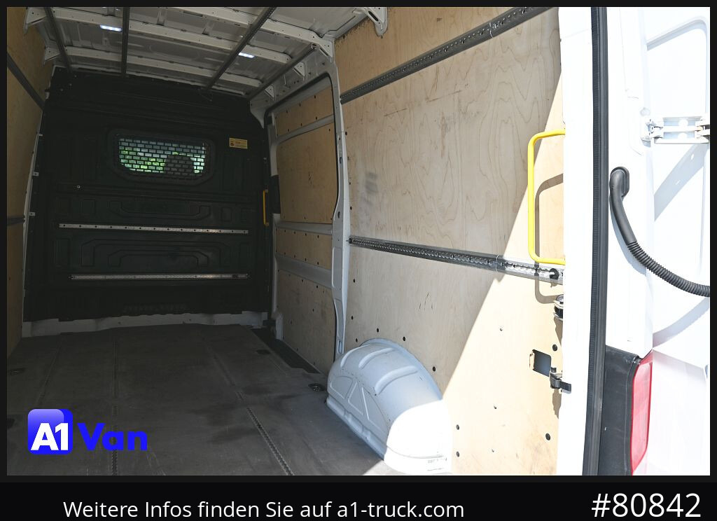 VOLKSWAGEN Crafter 35 L2H2, Klima, Automatik, AHK - Furgon: slika 3 VOLKSWAGEN Crafter 35 L2H2, Klima, Automatik, AHK - Furgon: slika 3