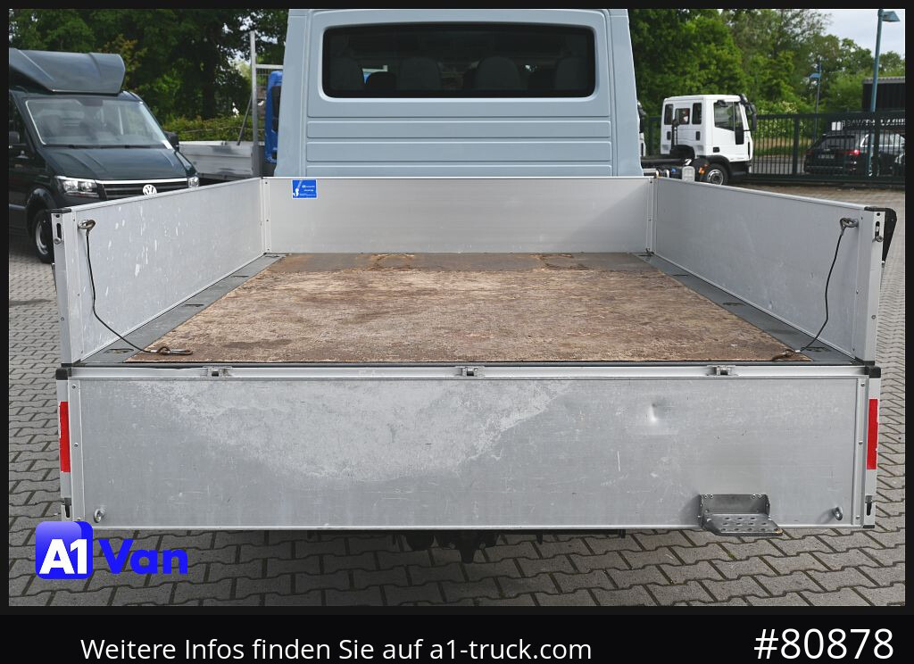 VOLKSWAGEN Crafter 35 Pritsche Doka, AHK, 7-Sitzer, Heckantrieb - Dostavno vozilo s ravnom platformom, Dostavno vozilo sa duplom kabinom: slika 2 VOLKSWAGEN Crafter 35 Pritsche Doka, AHK, 7-Sitzer, Heckantrieb - Dostavno vozilo s ravnom platformom, Dostavno vozilo sa duplom kabinom: slika 2