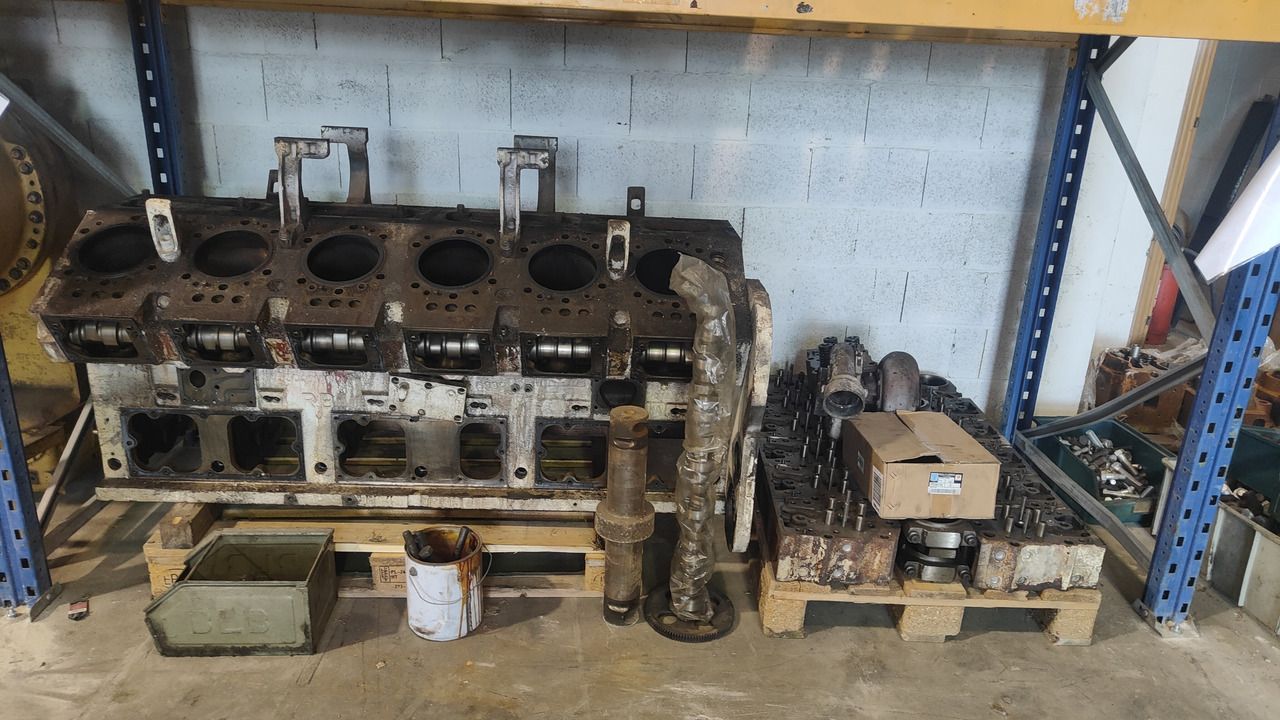 CUMMINS KTA38 MOTORE CUMMINS (BLOCCO CILINDRI) + N.2 TESTATE - Motor i delovi za Građevinska mašina: slika 1 CUMMINS KTA38 MOTORE CUMMINS (BLOCCO CILINDRI) + N.2 TESTATE - Motor i delovi za Građevinska mašina: slika 1