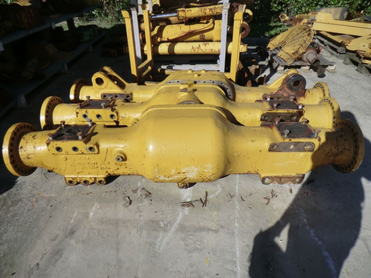 Caterpillar 735 ALLOGGIAMENTO ASSALE CENTRALE - Osovina i delovi za Građevinska mašina: slika 2 Caterpillar 735 ALLOGGIAMENTO ASSALE CENTRALE - Osovina i delovi za Građevinska mašina: slika 2