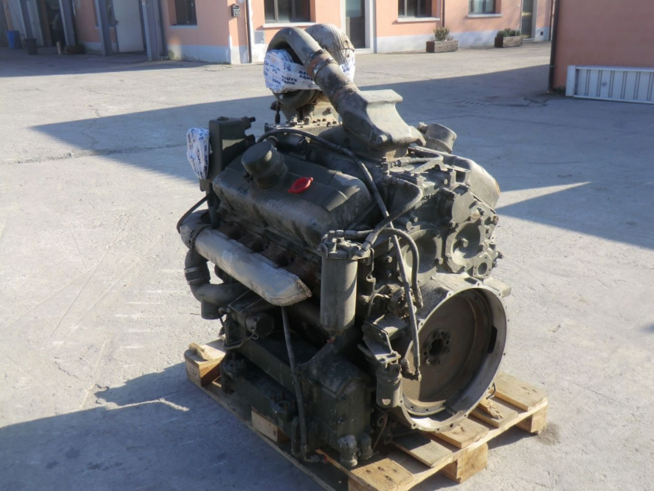 DETROIT DIESEL 8V53 MOTORE MARINO USATO. TIPO D.W. - L.S. COMPLETO DI TURBO E MOTORINO DI AVVIAMENTO. - Motor za Građevinska mašina: slika 2 DETROIT DIESEL 8V53 MOTORE MARINO USATO. TIPO D.W. - L.S. COMPLETO DI TURBO E MOTORINO DI AVVIAMENTO. - Motor za Građevinska mašina: slika 2