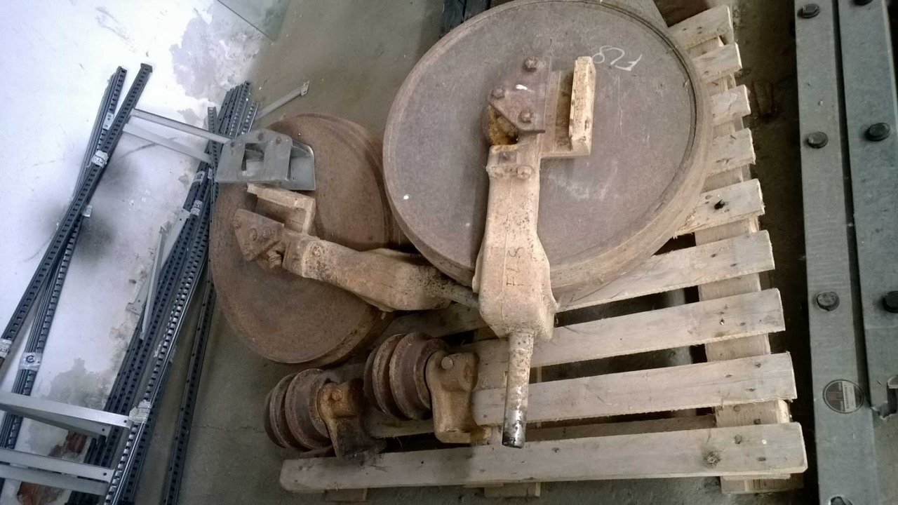 FIAT ALLIS FL8 2 RUOTE FOLLE - Delovi podvozja za Građevinska mašina: slika 2 FIAT ALLIS FL8 2 RUOTE FOLLE - Delovi podvozja za Građevinska mašina: slika 2