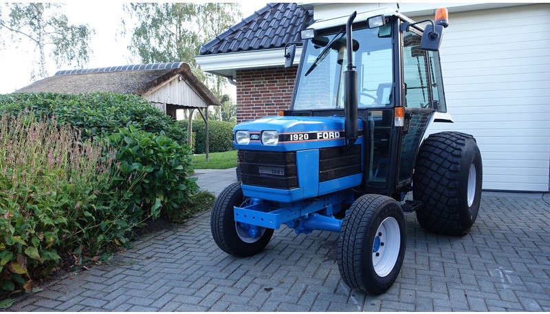Traktor Ford 1920 4x4: slika 1