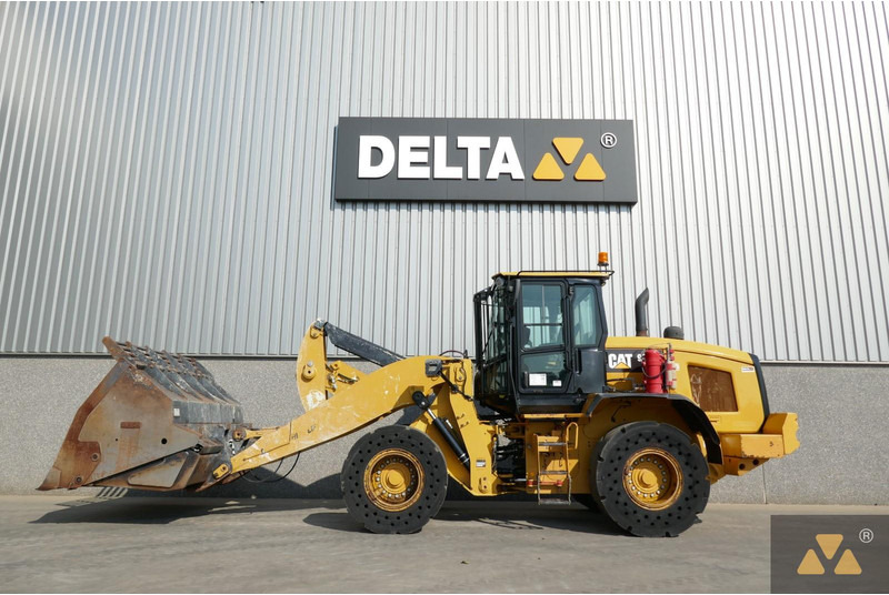 Caterpillar 938M - Utovarivač točkaš: slika 1 Caterpillar 938M - Utovarivač točkaš: slika 1