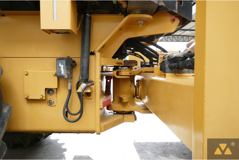 Valjak Caterpillar CP76: slika 18