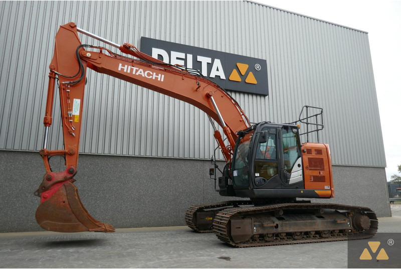 Hitachi ZX225USLC-6 - Bager guseničar: slika 3 Hitachi ZX225USLC-6 - Bager guseničar: slika 3
