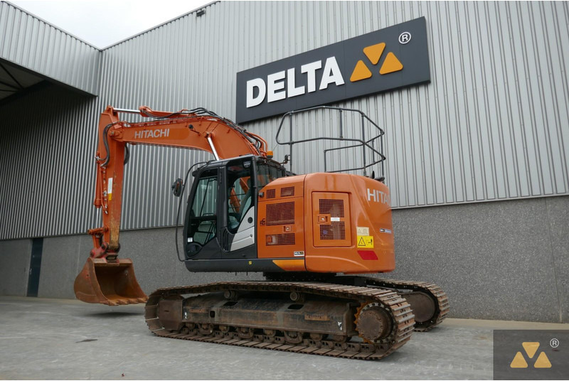 Hitachi ZX225USLC-6 - Bager guseničar: slika 4 Hitachi ZX225USLC-6 - Bager guseničar: slika 4