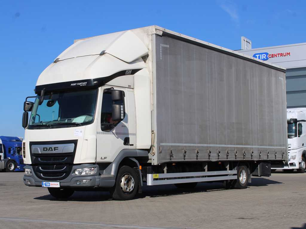 DAF LF 210, EURO 6, SLEEPING BODY - Kamion sa ceradom: slika 1 DAF LF 210, EURO 6, SLEEPING BODY - Kamion sa ceradom: slika 1