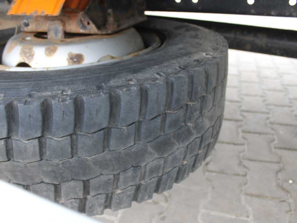 Kamion sa ceradom MAN LE 12.220, EURO 3, HYDRAULIC FRONT, TIRES 80%: slika 17