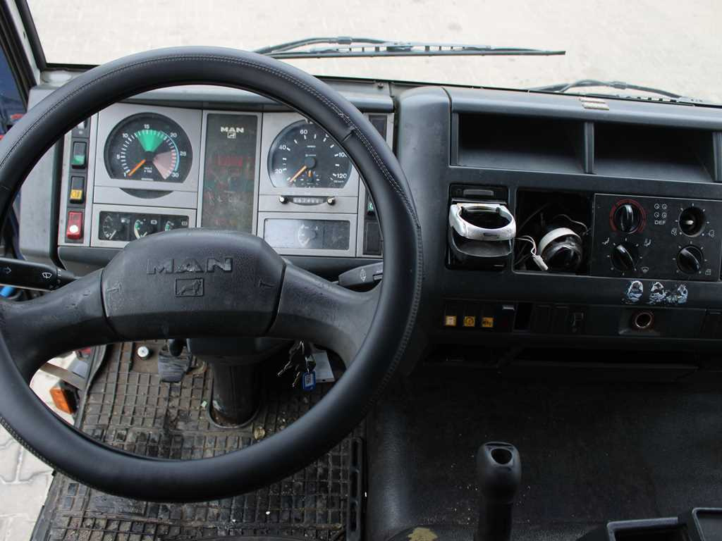 Kamion sa ceradom MAN LE 12.220, EURO 3, HYDRAULIC FRONT, TIRES 80%: slika 11