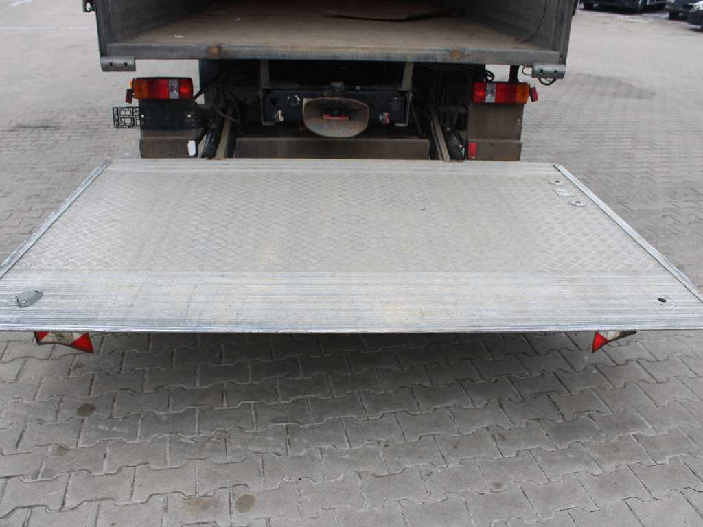 Kamion sa ceradom MAN LE 12.220, EURO 3, HYDRAULIC FRONT, TIRES 80%: slika 8
