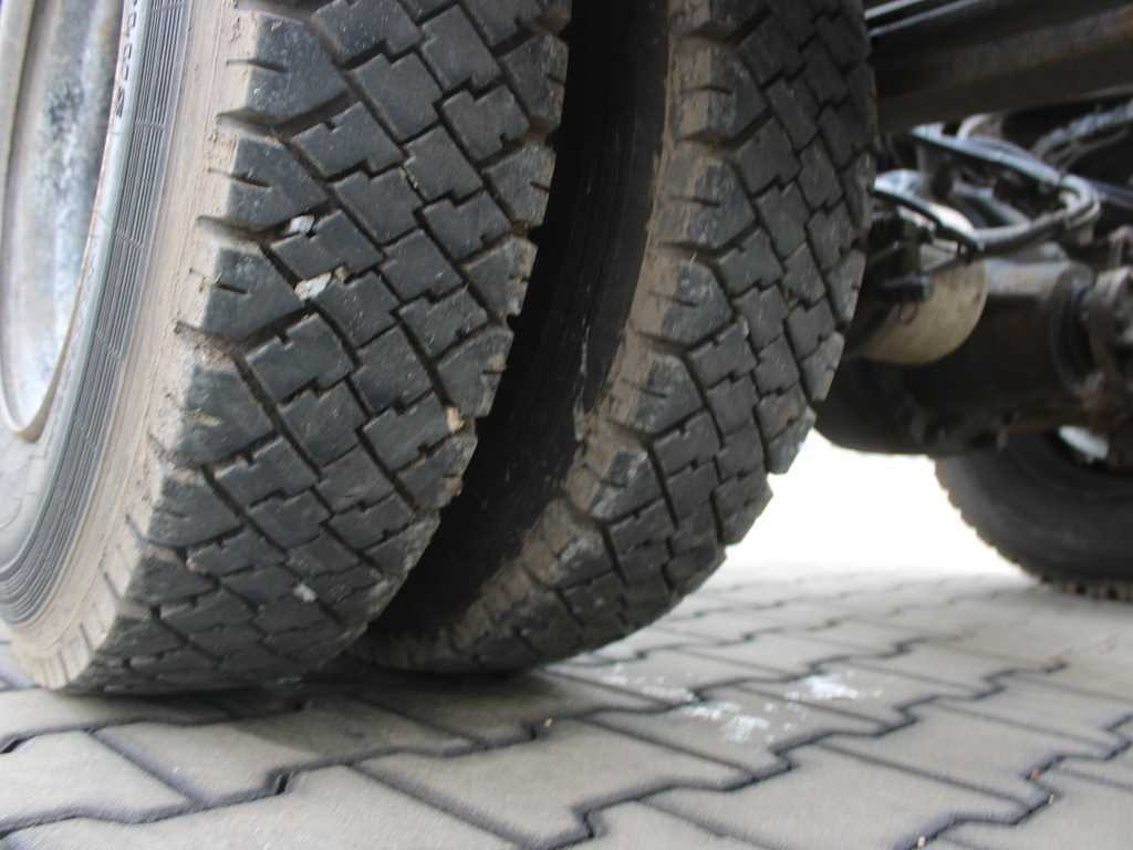 Kamion sa hidrauličnom kukom MAN LE 8.180, EURO 3, BEACONS, CONTAINER HOOK CARRIER: slika 16