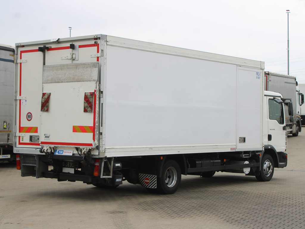 MAN TGL 12.210, EURO 4, HYDRAULIC FRONT, CARRIER SUPRA 850 Mt, 2X EVAPORATOR - Hladnjača: slika 4 MAN TGL 12.210, EURO 4, HYDRAULIC FRONT, CARRIER SUPRA 850 Mt, 2X EVAPORATOR - Hladnjača: slika 4