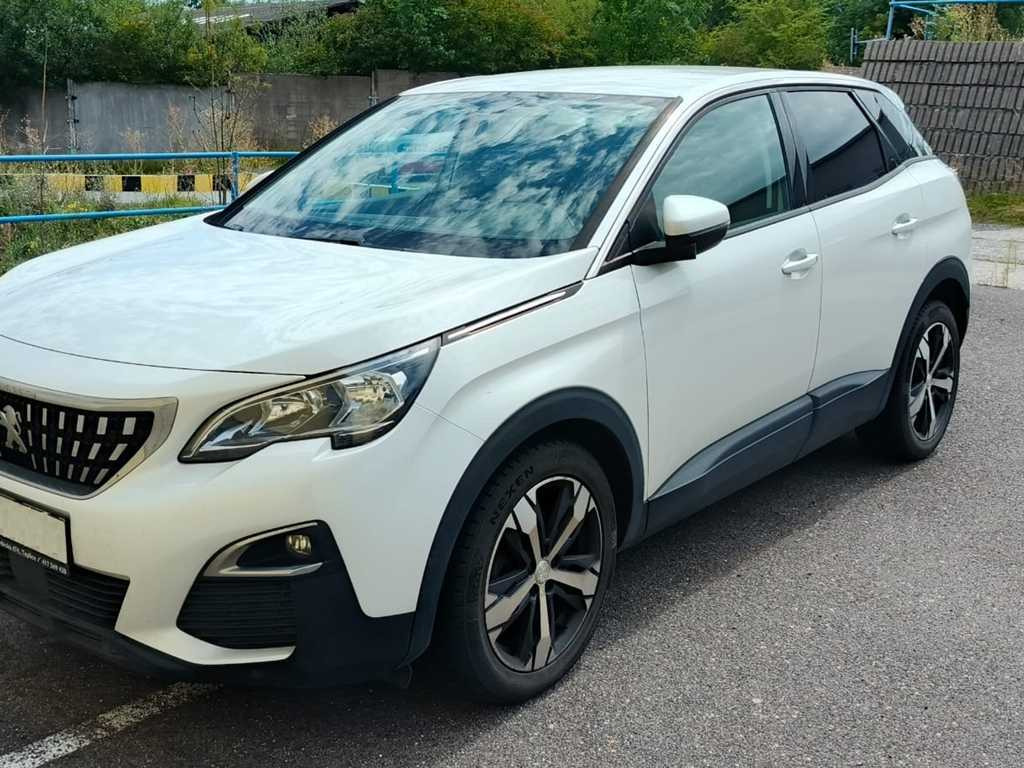 Automobil Peugeot 3008: slika 1
