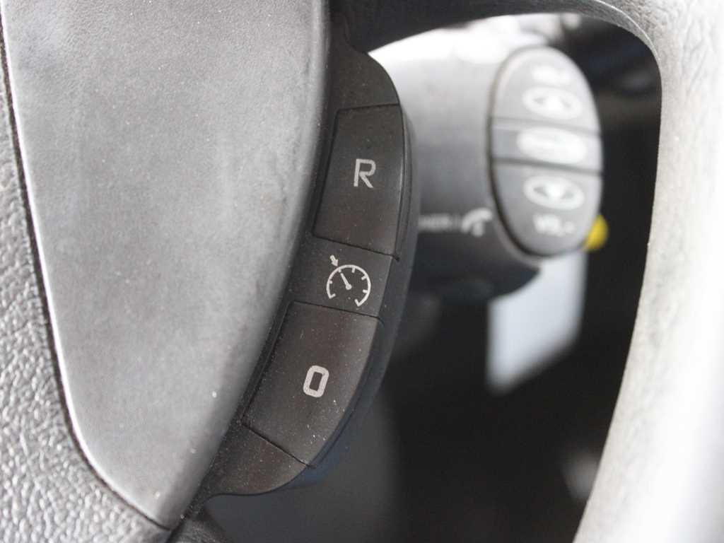 Kamion sa zatvorenim sandukom Renault MIDLUM 220, HYDRAULIC FRONT, EURO 5: slika 10 Kamion sa zatvorenim sandukom Renault MIDLUM 220, HYDRAULIC FRONT, EURO 5: slika 10