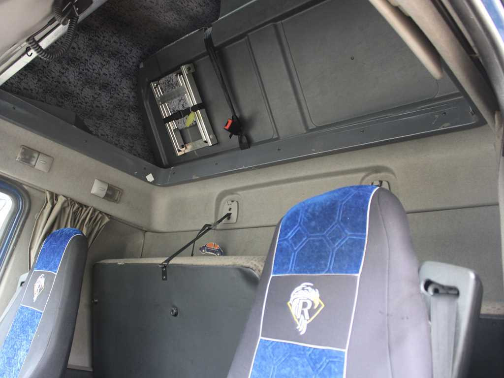 Kamion sa zatvorenim sandukom Renault MIDLUM 220, HYDRAULIC FRONT, EURO 5: slika 8 Kamion sa zatvorenim sandukom Renault MIDLUM 220, HYDRAULIC FRONT, EURO 5: slika 8