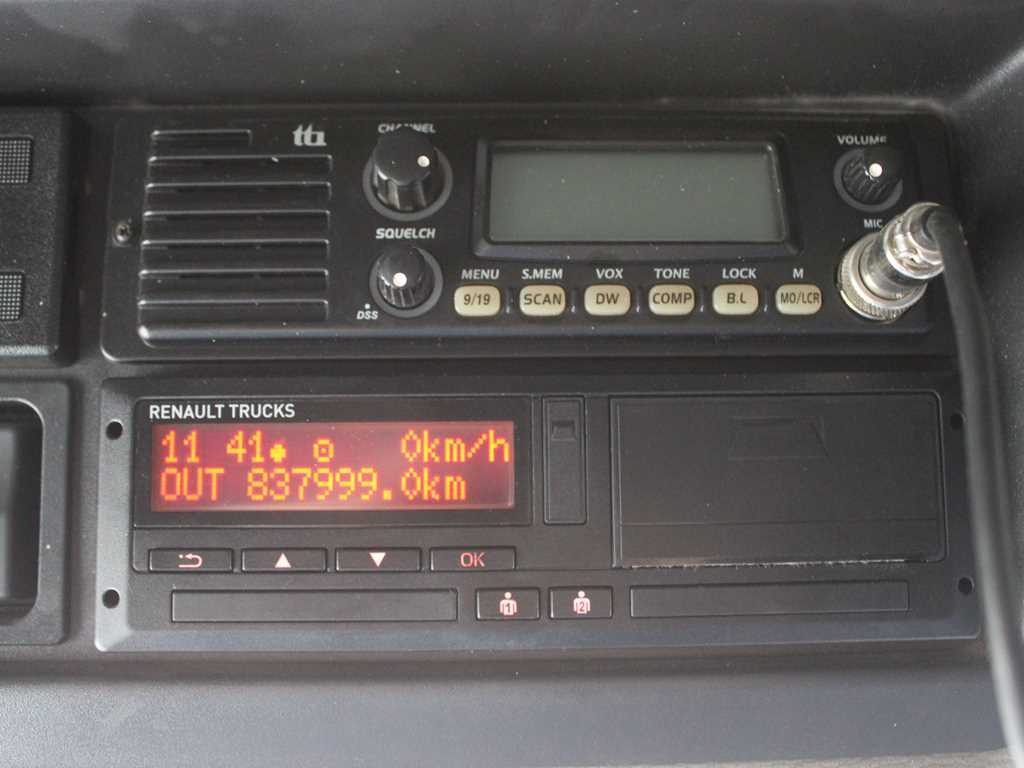 Kamion sa zatvorenim sandukom Renault MIDLUM 220, HYDRAULIC FRONT, EURO 5: slika 13 Kamion sa zatvorenim sandukom Renault MIDLUM 220, HYDRAULIC FRONT, EURO 5: slika 13