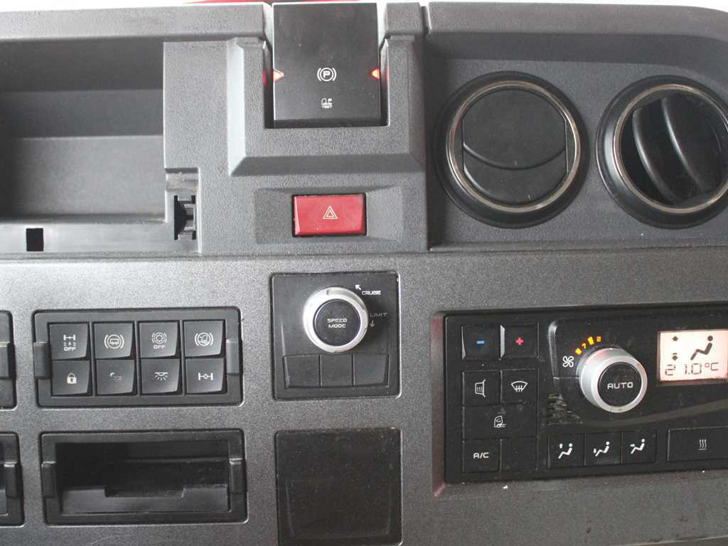 Tegljač Renault T 460, EURO 6, LOWDECK, AIR SUSPENSION: slika 12 Tegljač Renault T 460, EURO 6, LOWDECK, AIR SUSPENSION: slika 12