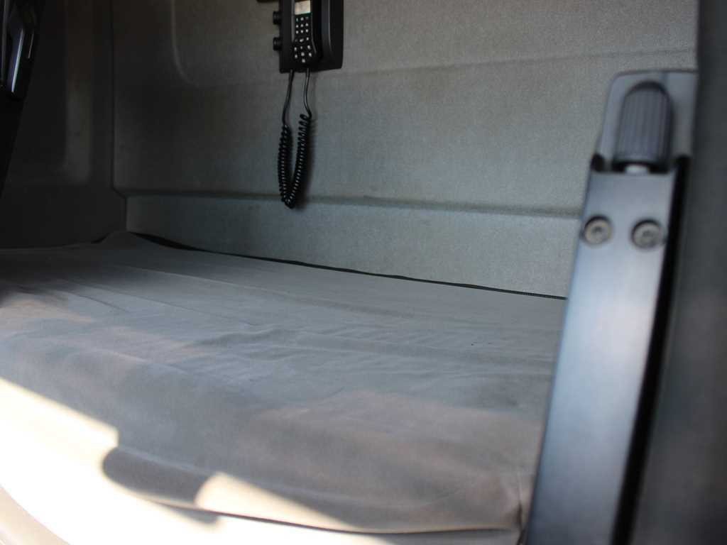 Tegljač Renault T520, LOWDECK, EURO 6, TIRES 80%: slika 13 Tegljač Renault T520, LOWDECK, EURO 6, TIRES 80%: slika 13