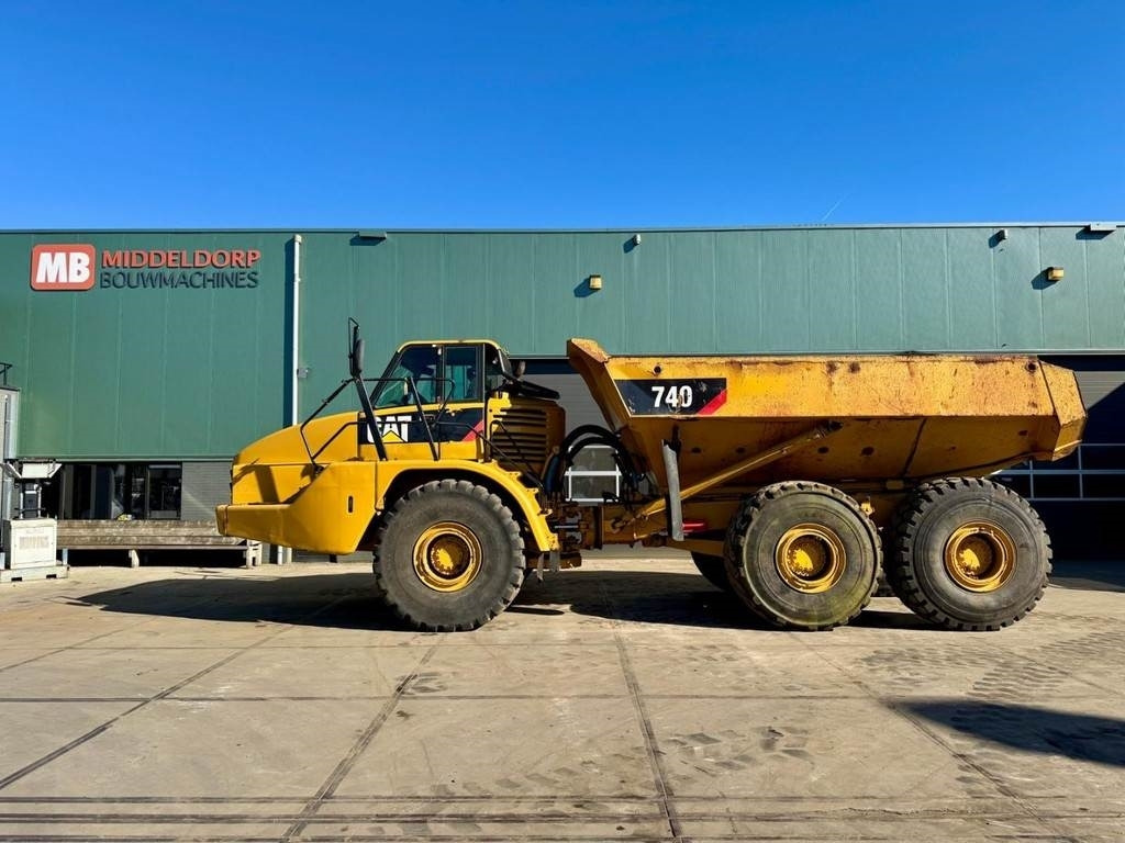 CAT 740 - Zglobni kiper: slika 1 CAT 740 - Zglobni kiper: slika 1