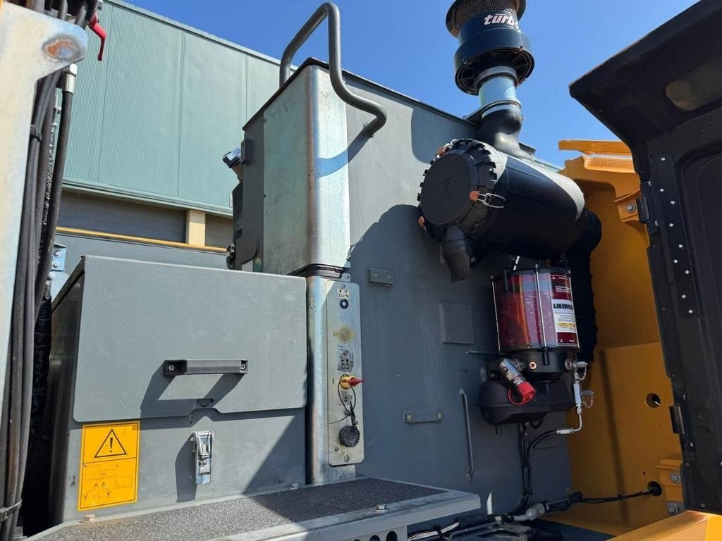 Bager za obradu otpada/ Industrije Liebherr LH 24 M: slika 14