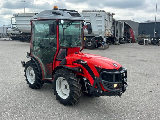 Antonio Carraro SRX 5800 TORA REDCAB, YANMAR; RADIO; KLIMA; RevGuide - Mali traktor: slika 3 Antonio Carraro SRX 5800 TORA REDCAB, YANMAR; RADIO; KLIMA; RevGuide - Mali traktor: slika 3