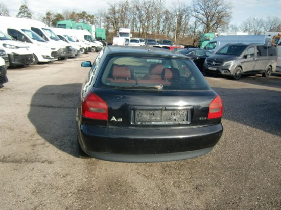 Audi A3 Limousine 1,9 TDI Ersatzteilträger - Limuzina: slika 4 Audi A3 Limousine 1,9 TDI Ersatzteilträger - Limuzina: slika 4