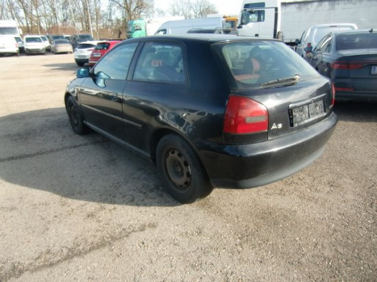 Audi A3 Limousine 1,9 TDI Ersatzteilträger - Limuzina: slika 3 Audi A3 Limousine 1,9 TDI Ersatzteilträger - Limuzina: slika 3