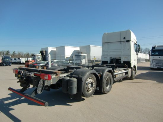 DAF XF 480 FAR BDF SSC Euro 6 Liftachse, Retarder - Kamion za prevoz kontejnera/ Kamion sa promenjivim sandukom: slika 4 DAF XF 480 FAR BDF SSC Euro 6 Liftachse, Retarder - Kamion za prevoz kontejnera/ Kamion sa promenjivim sandukom: slika 4