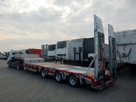 HUMBAUR HTSK 30 schräg, 3-Achs Tieflader, Radmulden, Liftachse, Nachlaufachse, Verzinkt - Niska poluprikolica za prevoz: slika 4 HUMBAUR HTSK 30 schräg, 3-Achs Tieflader, Radmulden, Liftachse, Nachlaufachse, Verzinkt - Niska poluprikolica za prevoz: slika 4