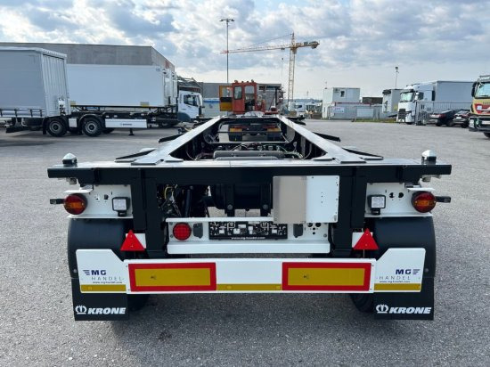 Krone Box Liner SZC 18 ADR-Chassi für 20ft Container, 1-A Liftachse - Poluprikolica za prevoz kontejnera/ Poluprikolica sa promenjivim sandukom: slika 4 Krone Box Liner SZC 18 ADR-Chassi für 20ft Container, 1-A Liftachse - Poluprikolica za prevoz kontejnera/ Poluprikolica sa promenjivim sandukom: slika 4