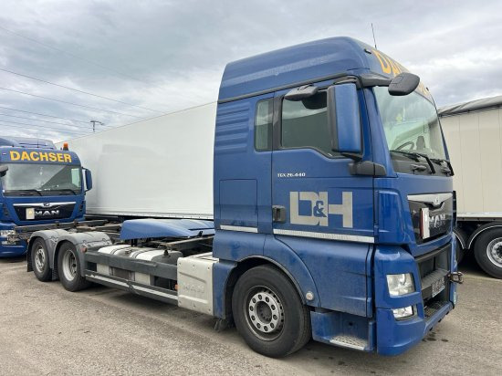 MAN TGX 26.440 XLX 6x2 Liftachse, Euro 6, Retarder, Motorschaden engine damage! - Kamion za prevoz kontejnera/ Kamion sa promenjivim sandukom: slika 1 MAN TGX 26.440 XLX 6x2 Liftachse, Euro 6, Retarder, Motorschaden engine damage! - Kamion za prevoz kontejnera/ Kamion sa promenjivim sandukom: slika 1