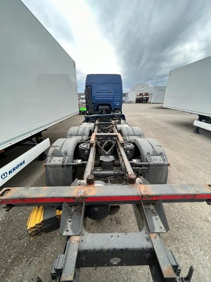 MAN TGX 26.440 XLX 6x2 Liftachse, Euro 6, Retarder, Motorschaden engine damage! - Kamion za prevoz kontejnera/ Kamion sa promenjivim sandukom: slika 4 MAN TGX 26.440 XLX 6x2 Liftachse, Euro 6, Retarder, Motorschaden engine damage! - Kamion za prevoz kontejnera/ Kamion sa promenjivim sandukom: slika 4