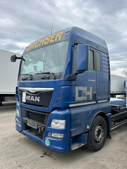 MAN TGX 26.440 XLX 6x2 Liftachse, Euro 6, Retarder, Motorschaden engine damage! - Kamion za prevoz kontejnera/ Kamion sa promenjivim sandukom: slika 3 MAN TGX 26.440 XLX 6x2 Liftachse, Euro 6, Retarder, Motorschaden engine damage! - Kamion za prevoz kontejnera/ Kamion sa promenjivim sandukom: slika 3