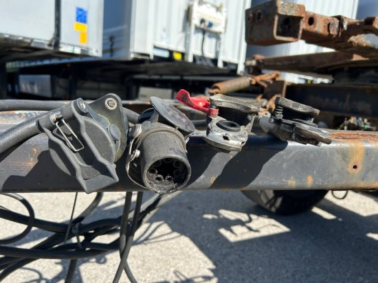 Renders Standard-Lafette BDF, BPW-Achsen - Prikolica za prevoz kontejnera/ Prikolica sa promenjivim sandukom: slika 5 Renders Standard-Lafette BDF, BPW-Achsen - Prikolica za prevoz kontejnera/ Prikolica sa promenjivim sandukom: slika 5